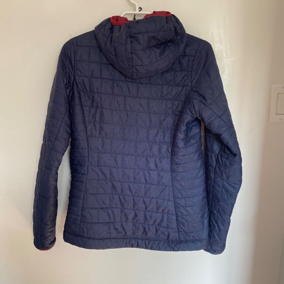COPY - Patagonia Nanopuff Hoodie, Small, Navy with maroon accents - Picture 3 of 4